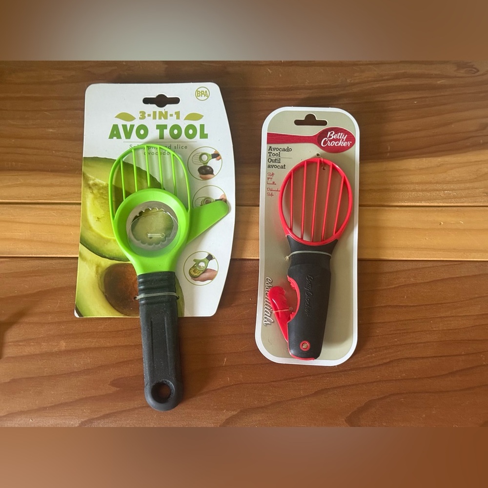Two Avocado Tools Split Pit Slicer 3-in-1 New
